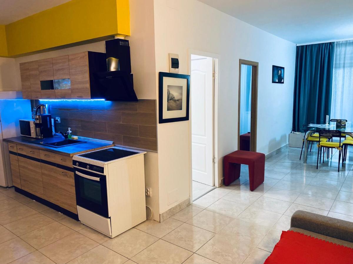 The Lincoln Suites - Central Shabbat Friendly Apartments Bukarest Eksteriør billede