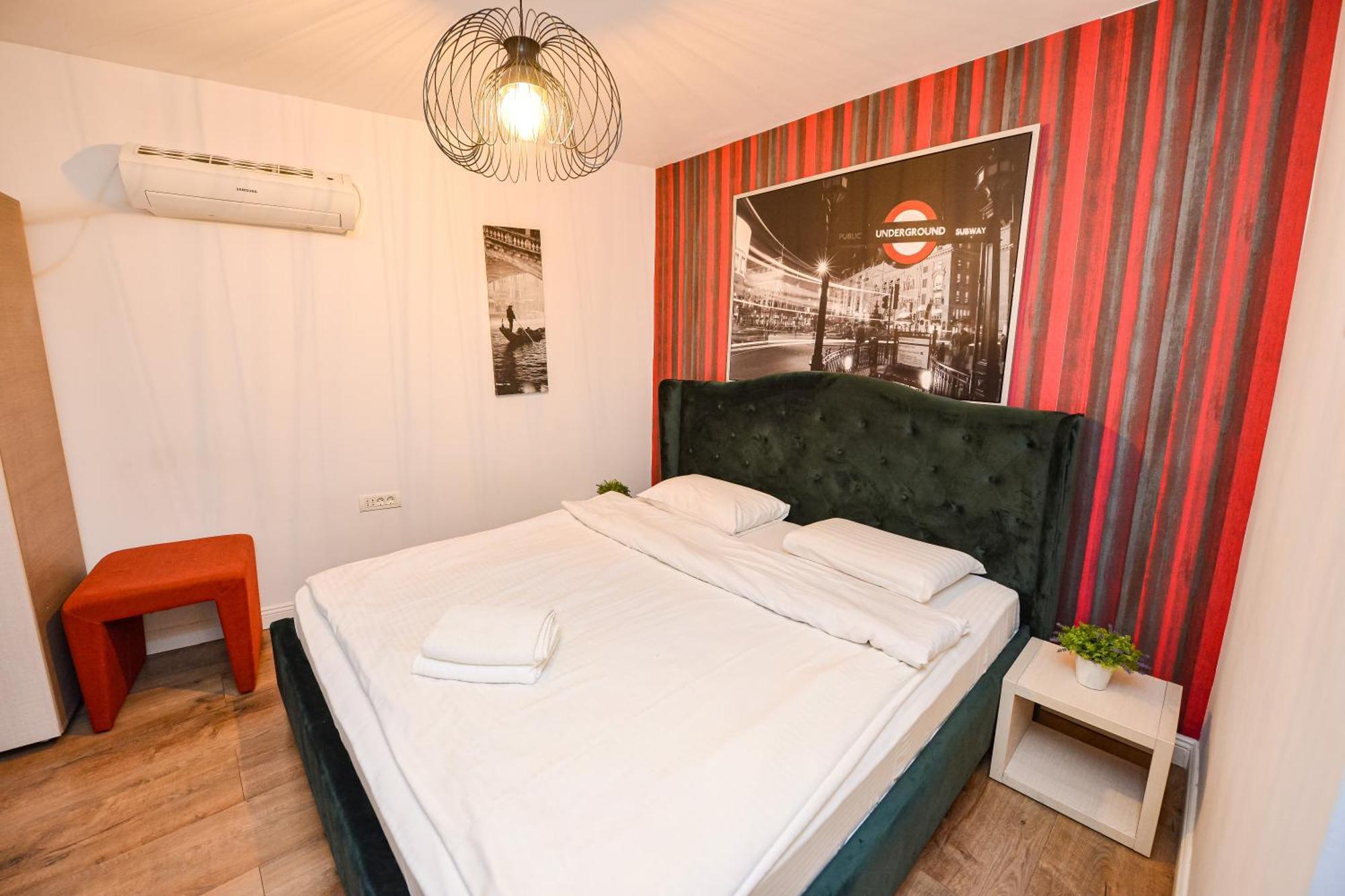 The Lincoln Suites - Central Shabbat Friendly Apartments Bukarest Eksteriør billede