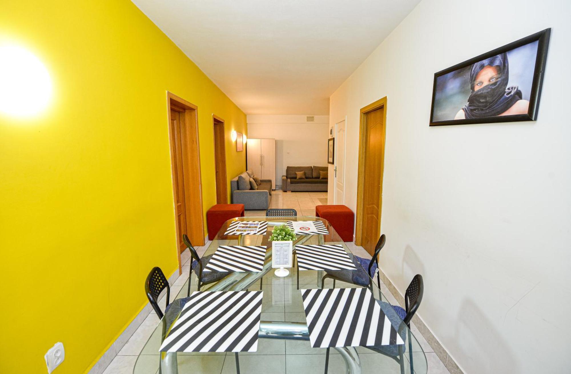 The Lincoln Suites - Central Shabbat Friendly Apartments Bukarest Eksteriør billede