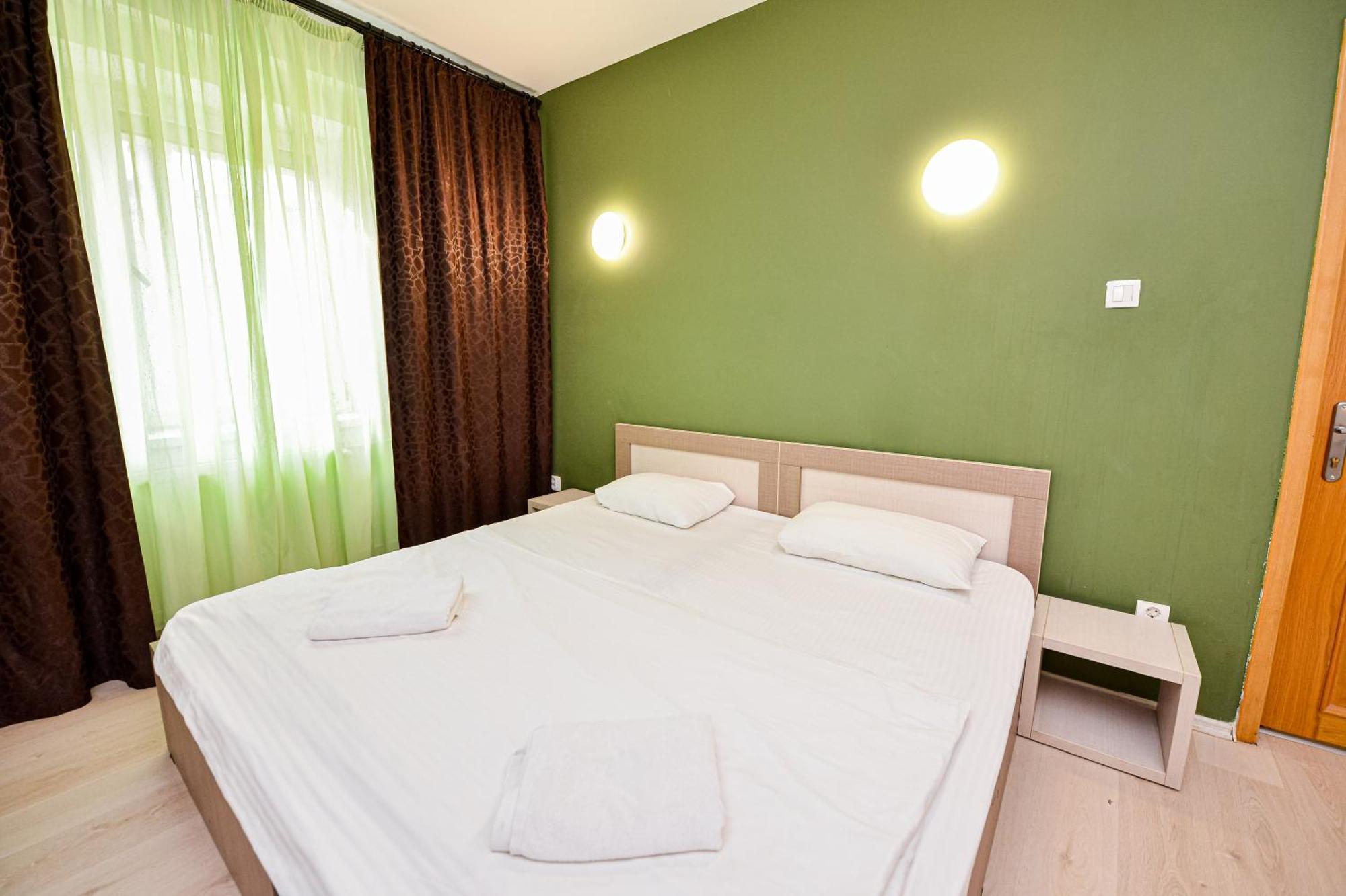 The Lincoln Suites - Central Shabbat Friendly Apartments Bukarest Eksteriør billede