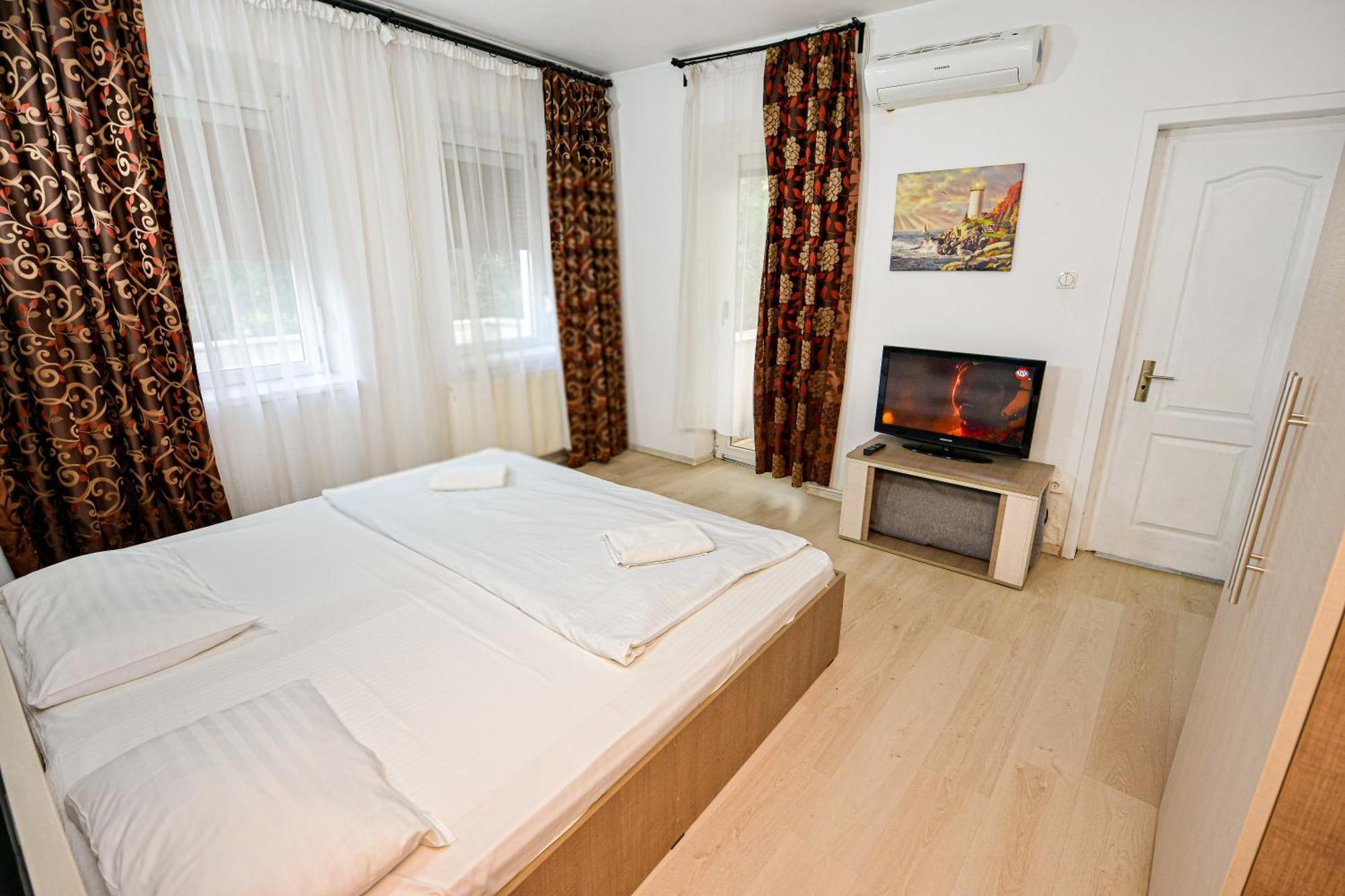 The Lincoln Suites - Central Shabbat Friendly Apartments Bukarest Eksteriør billede
