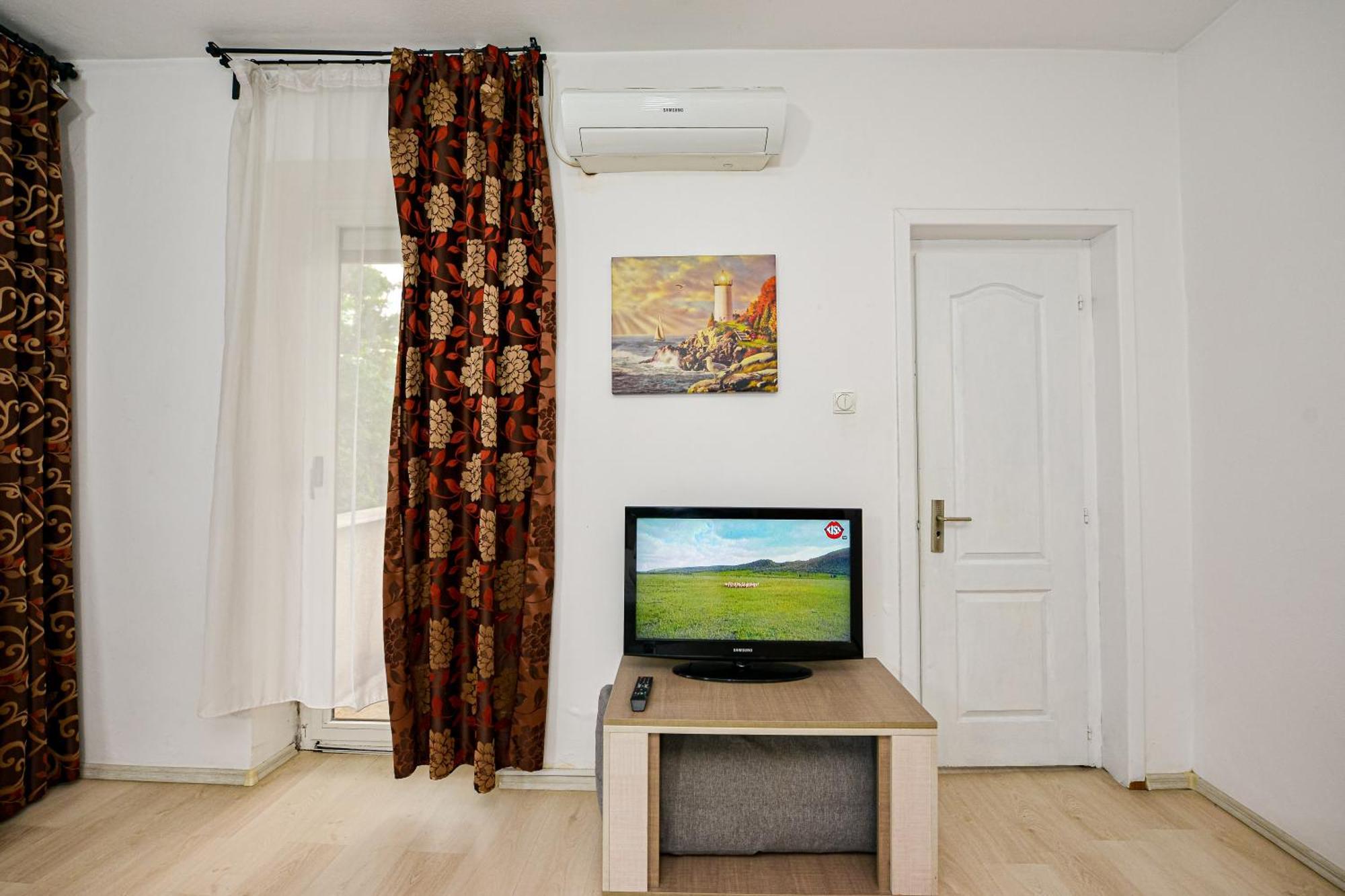 The Lincoln Suites - Central Shabbat Friendly Apartments Bukarest Eksteriør billede