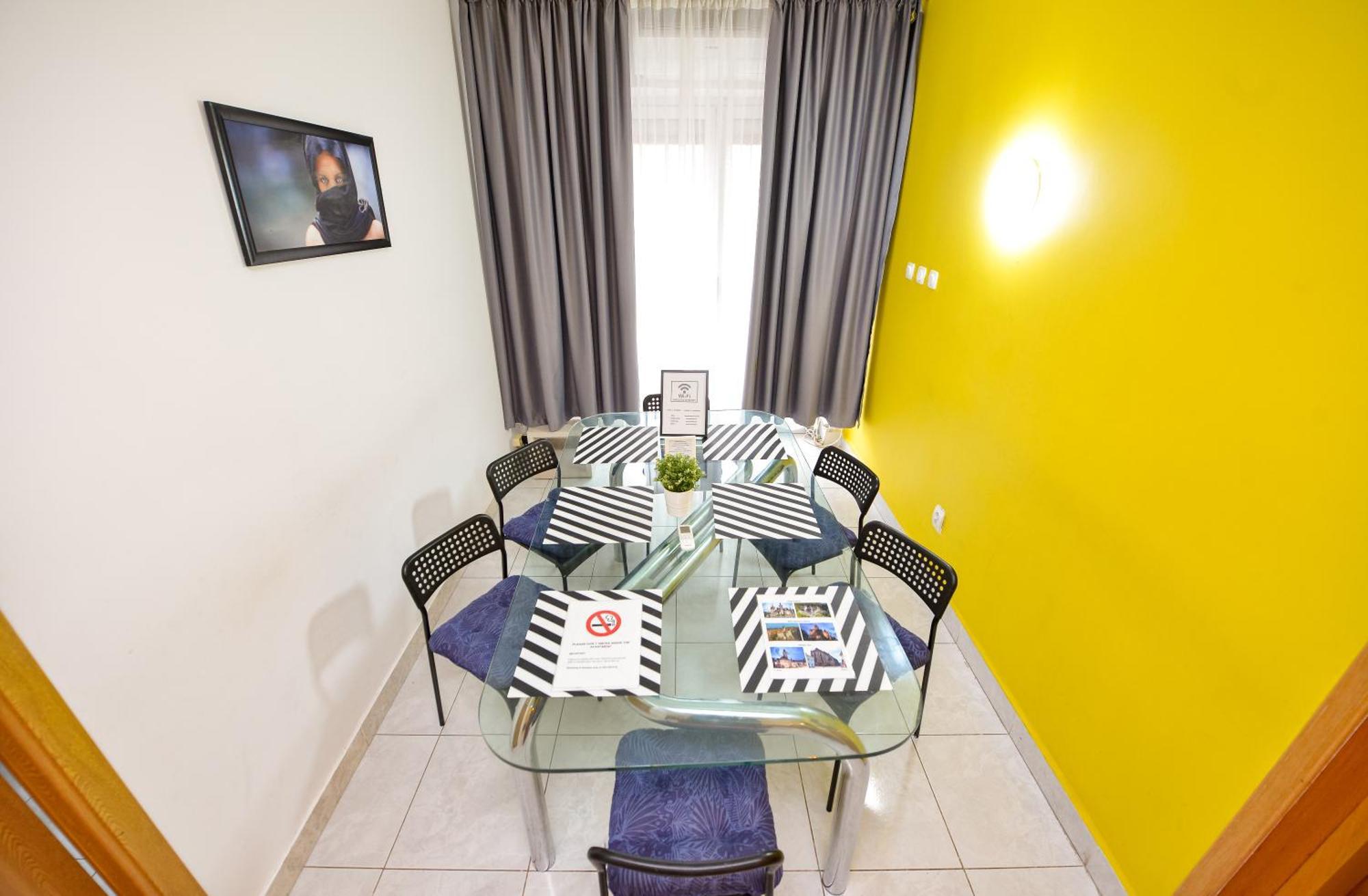 The Lincoln Suites - Central Shabbat Friendly Apartments Bukarest Eksteriør billede
