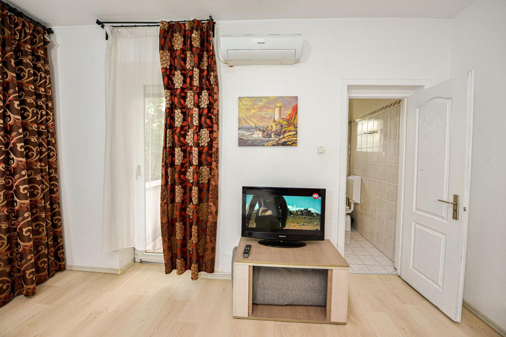 The Lincoln Suites - Central Shabbat Friendly Apartments Bukarest Eksteriør billede