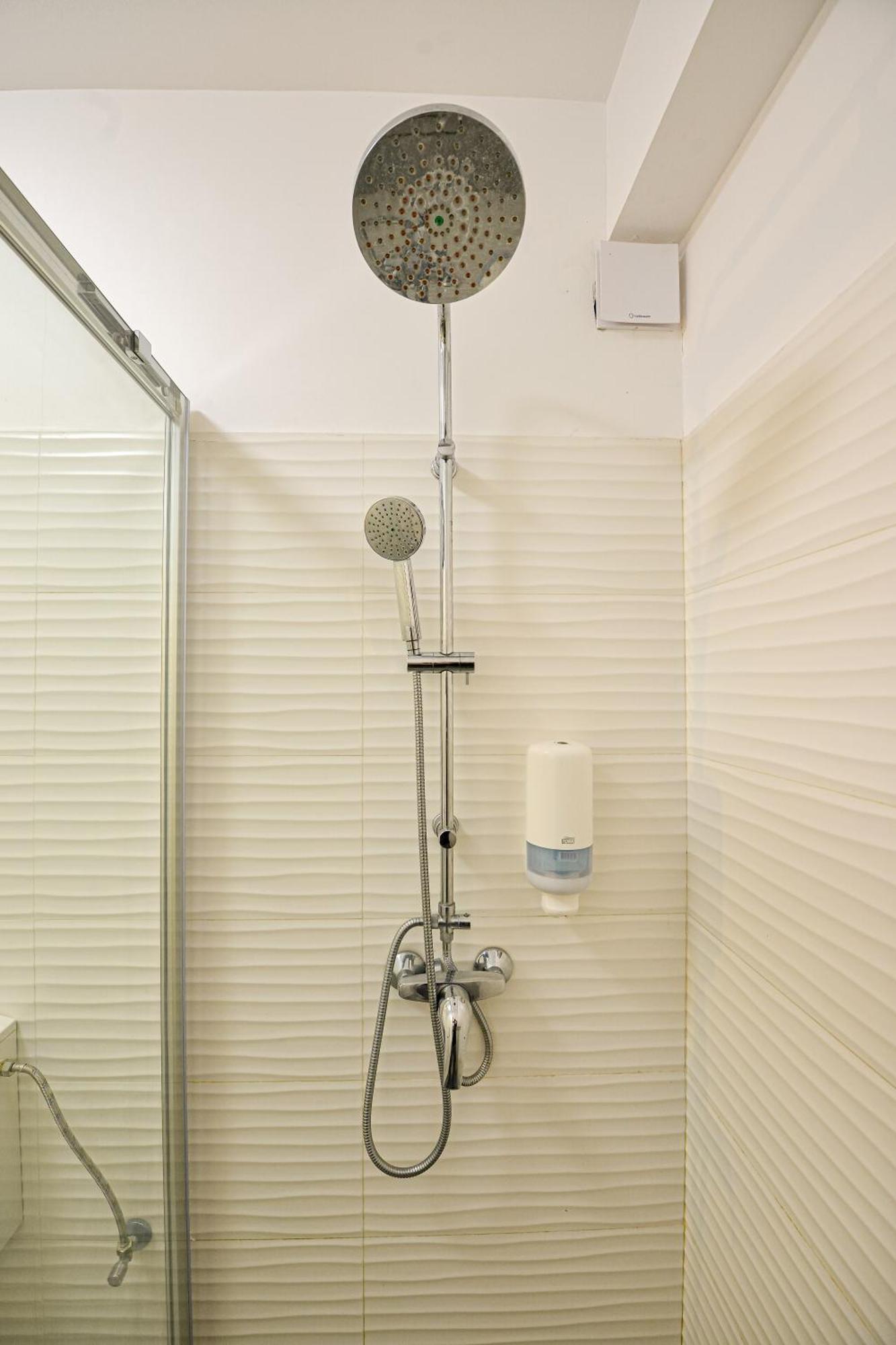 The Lincoln Suites - Central Shabbat Friendly Apartments Bukarest Eksteriør billede