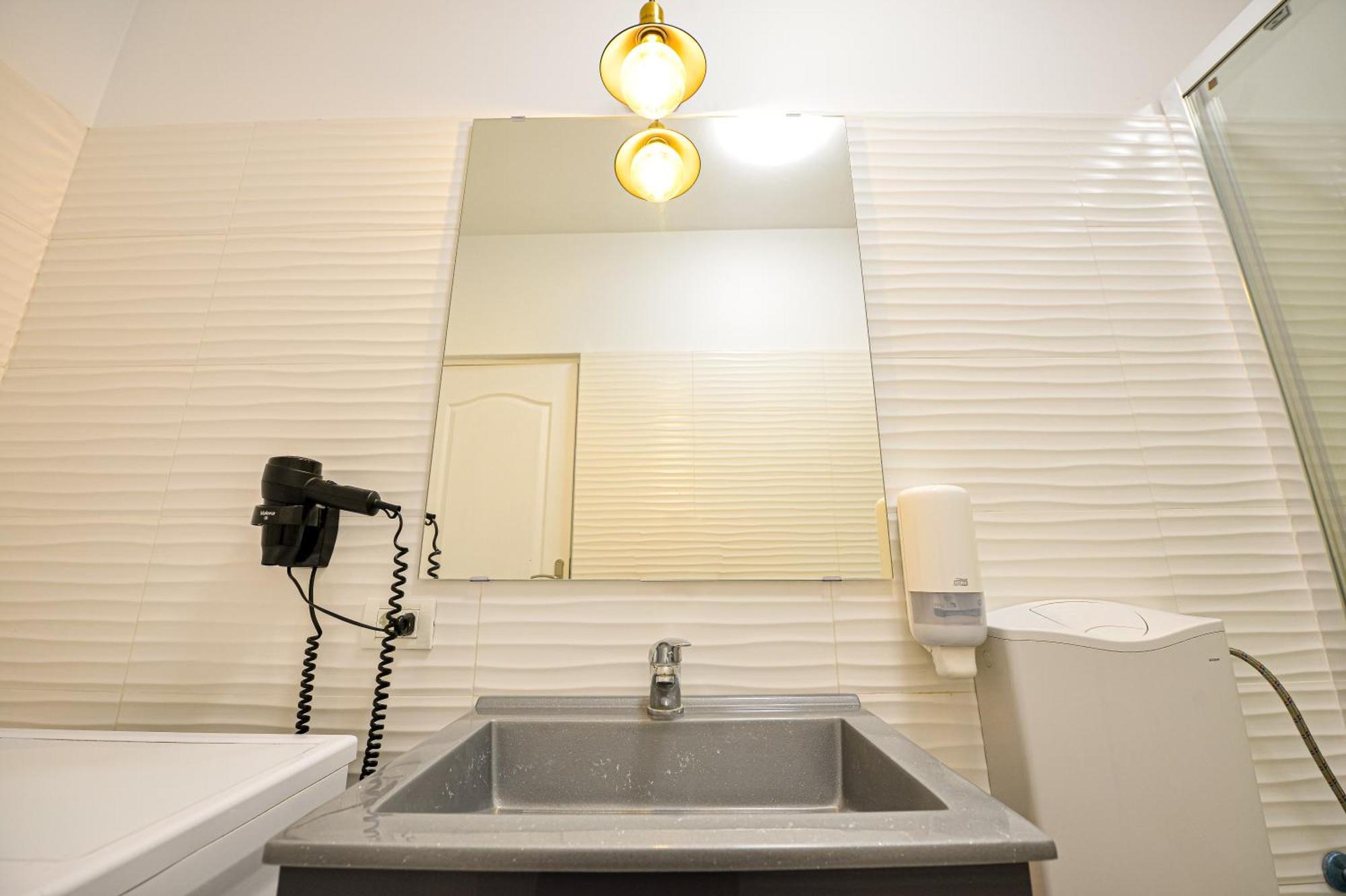 The Lincoln Suites - Central Shabbat Friendly Apartments Bukarest Eksteriør billede