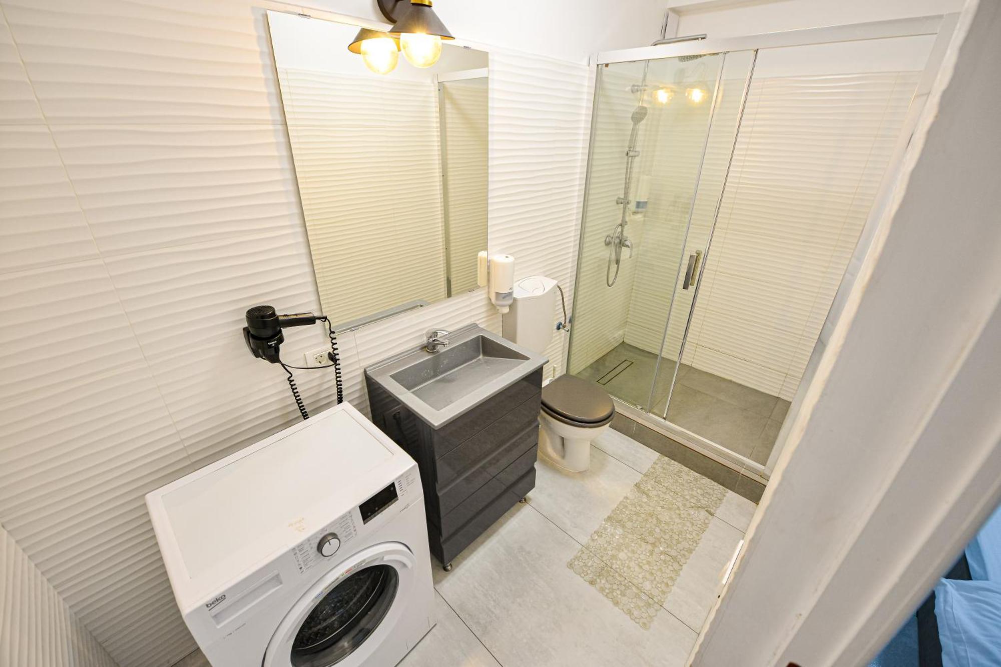 The Lincoln Suites - Central Shabbat Friendly Apartments Bukarest Eksteriør billede