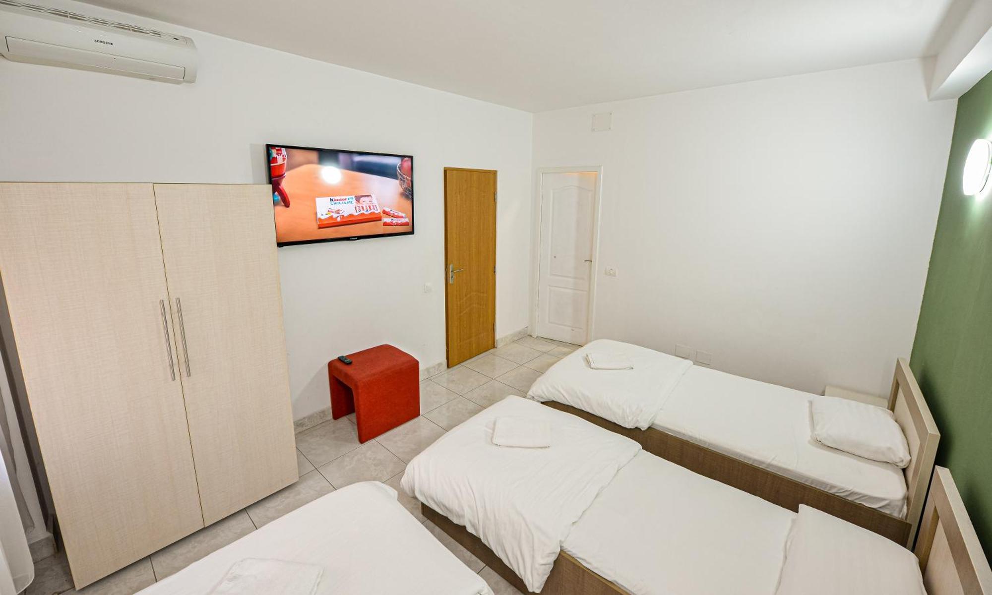 The Lincoln Suites - Central Shabbat Friendly Apartments Bukarest Eksteriør billede