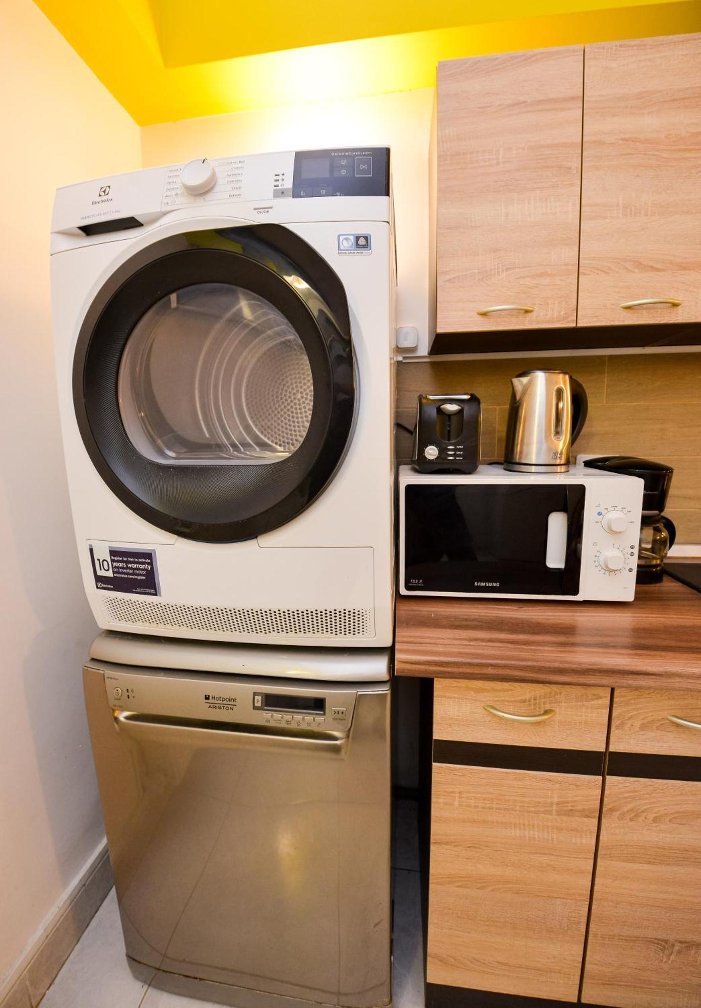 The Lincoln Suites - Central Shabbat Friendly Apartments Bukarest Eksteriør billede